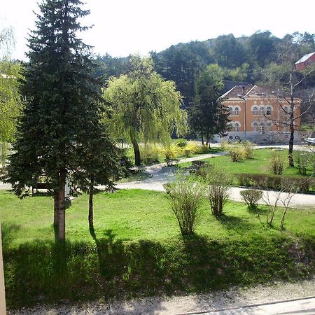 Apartments Bokan Цетине Стая снимка