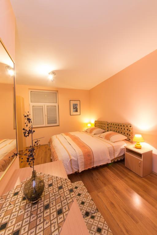 Apartments Bokan Цетине Стая снимка