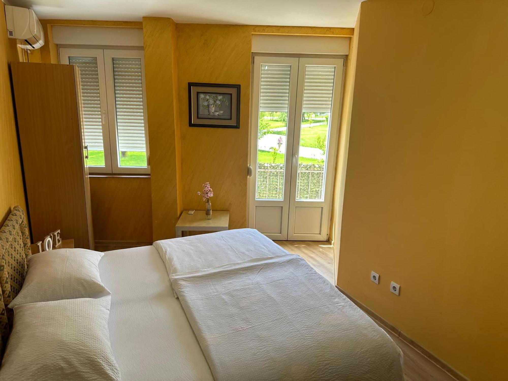 Apartments Bokan Цетине Екстериор снимка