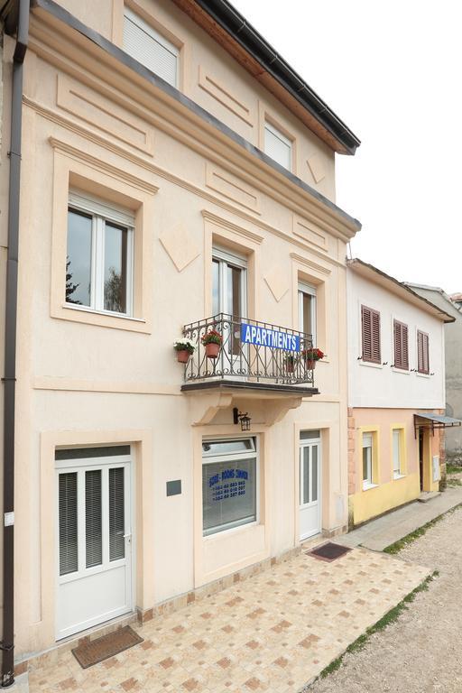 Apartments Bokan Цетине Стая снимка