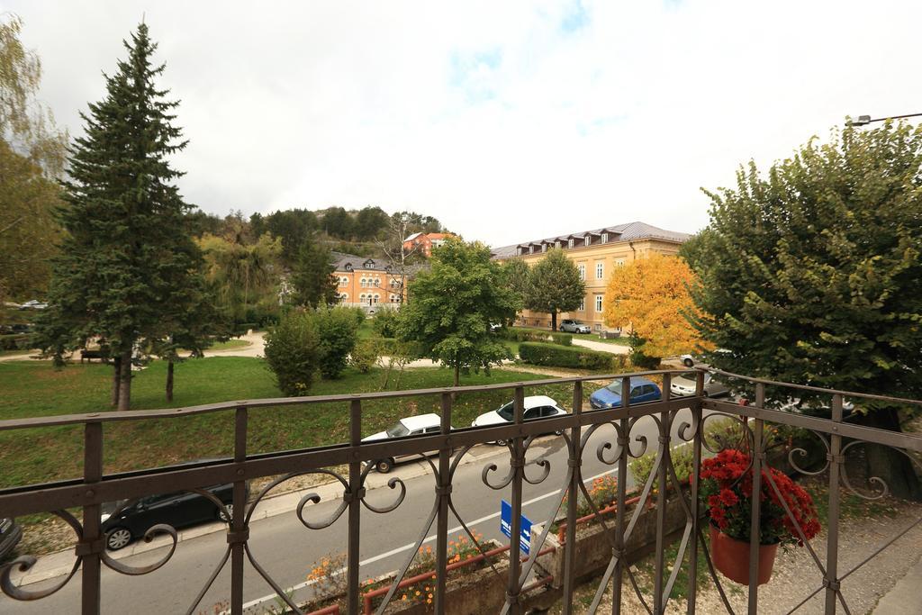 Apartments Bokan Цетине Екстериор снимка